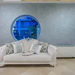Turquoise מלון